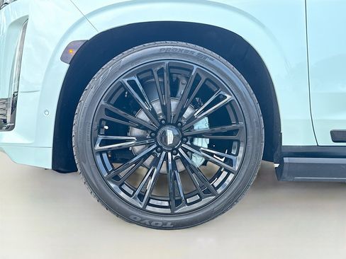 Used 2022 Cadillac Escalade Sport w/ Touring Package AWD/4WD image 43