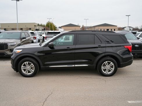 Used 2023 Ford Explorer XLT image 8