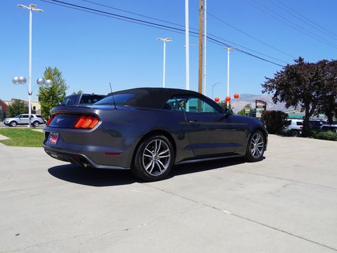 Used 2017 Ford Mustang Premium image 9