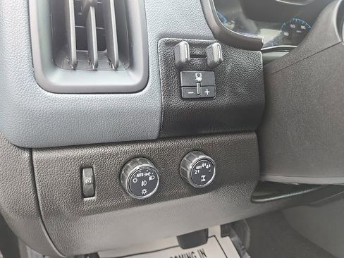 Used 2021 Chevrolet Colorado Z71 AWD/4WD image 27