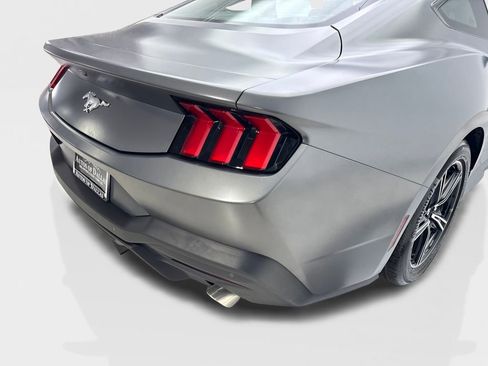 Used 2025 Ford Mustang Coupe image 18