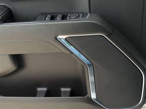 Used 2024 GMC Sierra 1500 SLT image 30