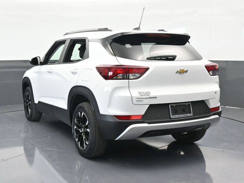 Used 2022 Chevrolet TrailBlazer LT w/ Driver Confidence Package image 4
