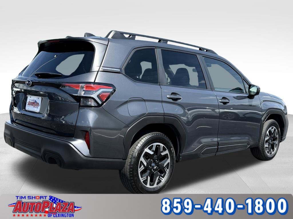 Used 2025 Subaru Forester Premium AWD/4WD image 9