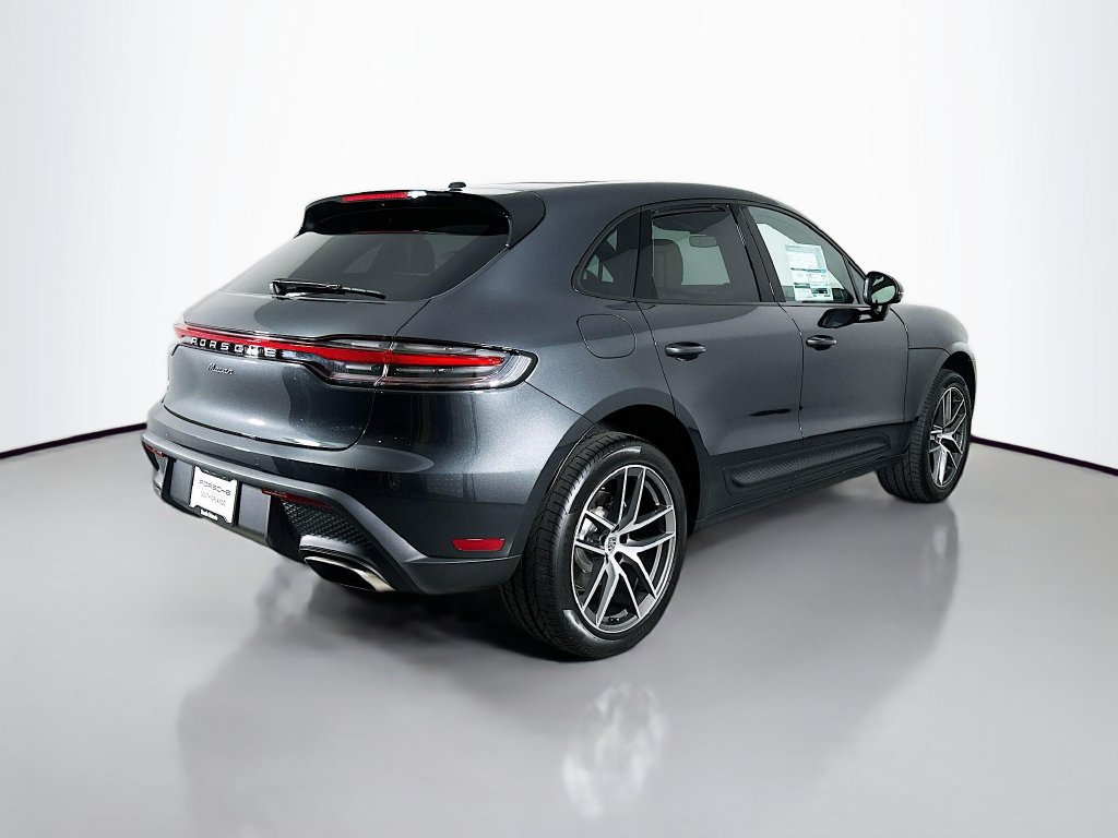 Certified 2026 Porsche Macan AWD/4WD image 9