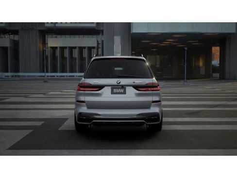 New 2026 BMW X7 M60i image 5