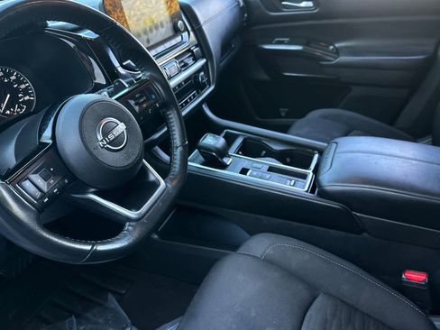 Certified 2022 Nissan Pathfinder SV image 12