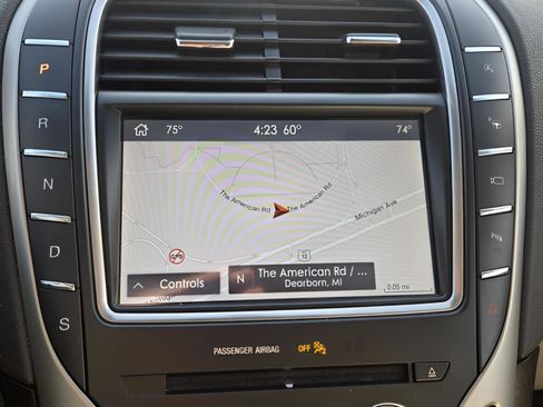 Used 2020 Lincoln Nautilus Reserve w/ Equipment Group 202A image 20