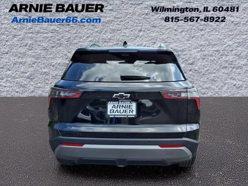 New 2026 Chevrolet Equinox LT w/ Convenience Package II FWD image 8