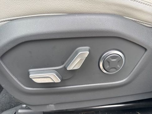 Used 2024 Hyundai Santa Fe Limited image 16