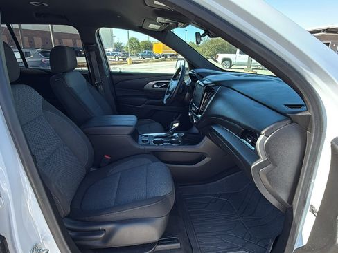 Used 2023 Chevrolet Traverse LT image 28
