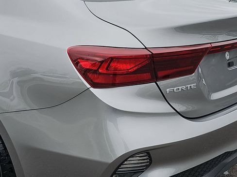 Used 2022 Kia Forte LXS w/ LXS Technology Package FWD image 36