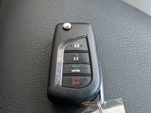 Used 2023 Toyota Camry SE image 29