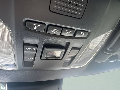 Used 2020 Toyota Corolla SE w/ SE Premium Package FWD image 14