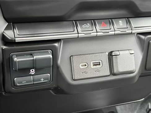 Used 2021 GMC Sierra 2500 4x4 Crew Cab w/ Fleet Convenience Package image 28