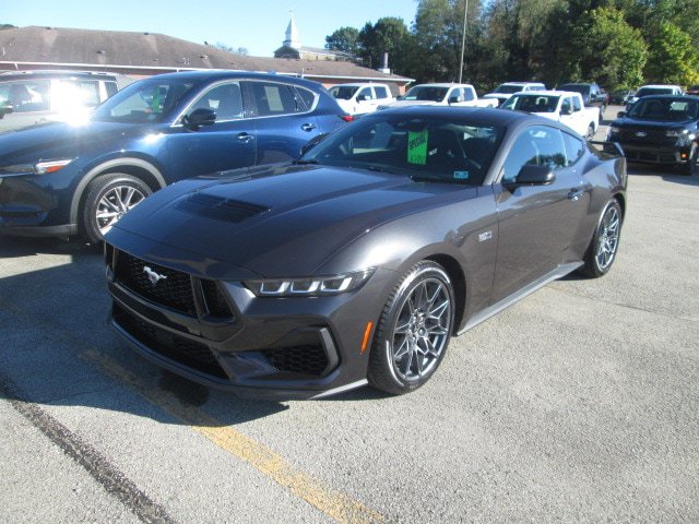 Used 2024 Ford Mustang GT Premium w/ GT Performance Package RWD image 5