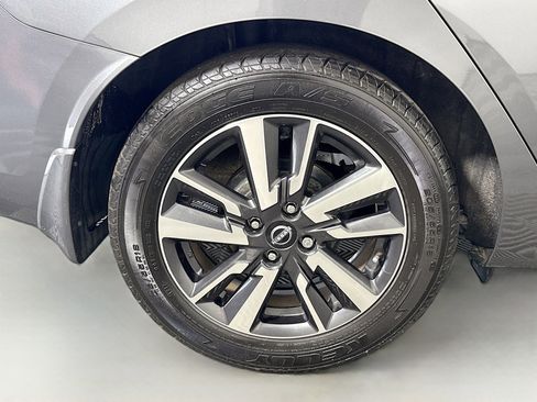 Used 2025 Nissan Versa SV w/ Trunk Package image 33