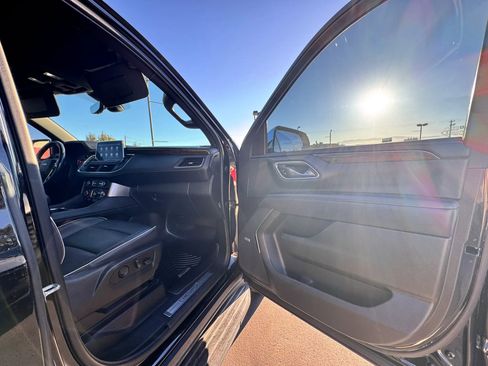 Used 2021 Chevrolet Suburban Premier w/ Premium Package image 35