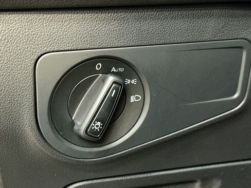 Used 2022 Volkswagen Tiguan S image 11