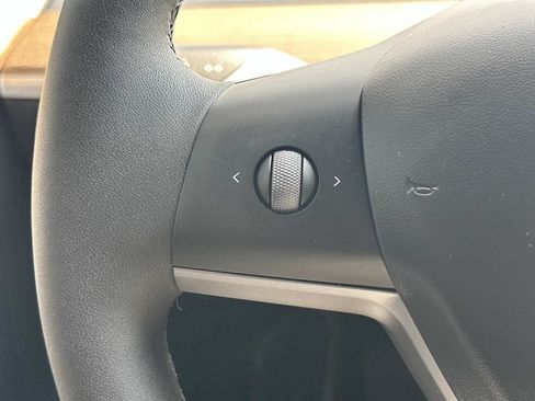Used 2023 Tesla Model Y Performance AWD/4WD image 22