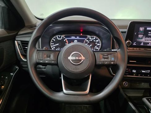 Used 2023 Nissan Rogue SV AWD/4WD image 16
