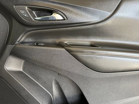 Used 2023 Chevrolet Equinox Premier AWD/4WD image 20