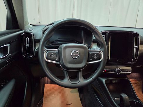 Used 2023 Volvo XC40 B5 Core AWD/4WD image 30