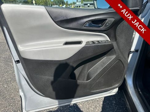 Used 2022 Chevrolet Equinox LS w/ LS Convenience Package image 13