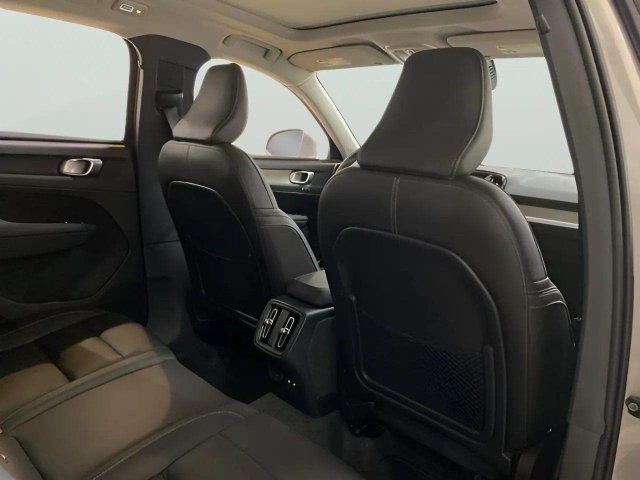 Used 2025 Volvo XC40 B5 Plus AWD/4WD image 73