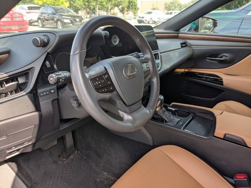 Used 2023 Lexus ES 350 w/ Premium Package FWD image 10