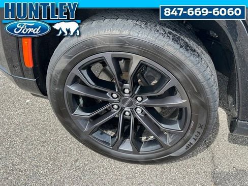 Used 2022 Jeep Grand Wagoneer Series II AWD/4WD image 7