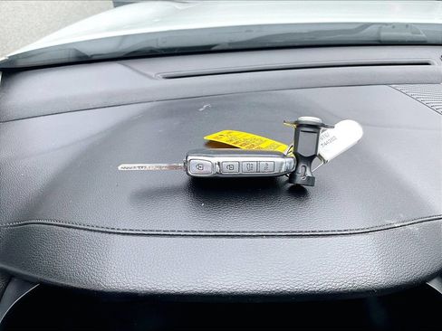 Used 2024 Kia Forte LXS FWD image 11
