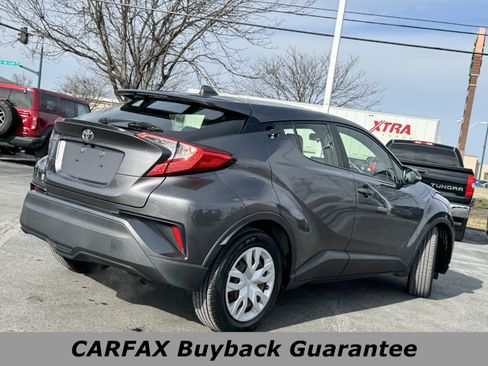 Used 2021 Toyota C-HR LE image 3