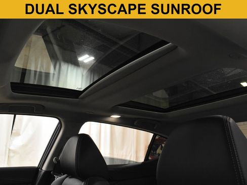 Used 2022 Nissan Maxima Platinum image 3