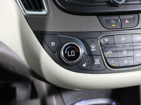 Used 2024 Chevrolet Malibu LT image 14