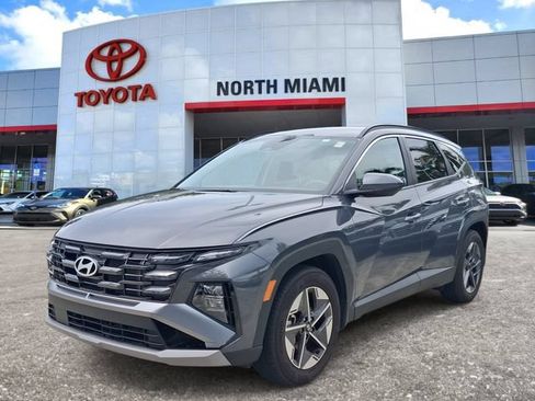 Used 2025 Hyundai Tucson SEL FWD image 2