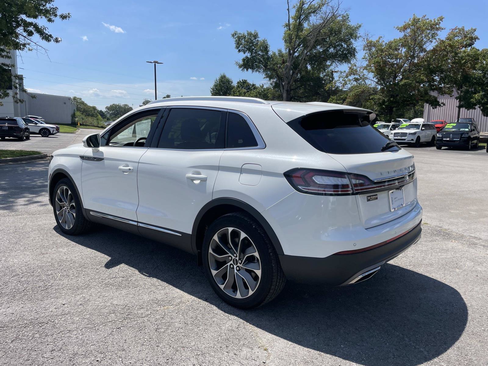 Certified 2023 Lincoln Nautilus Reserve w/ Luxury Package AWD/4WD image 5