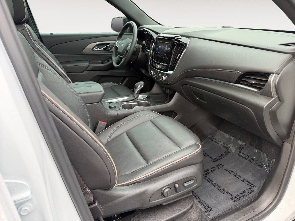 Certified 2023 Chevrolet Traverse Premier w/ Redline Edition AWD/4WD image 27
