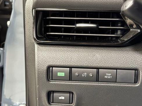 New 2025 Nissan Sentra SV image 18