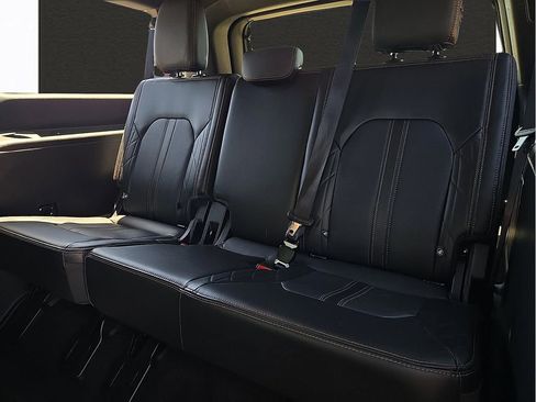 Used 2022 Ford Expedition Max Platinum RWD image 9