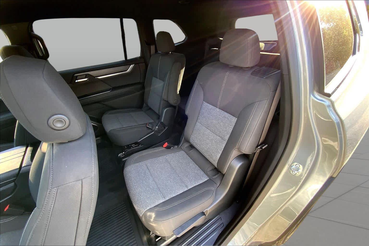 Used 2026 GMC Acadia Elevation w/ Black Edition AWD/4WD image 21