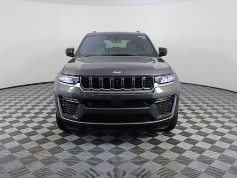 New 2026 Jeep Grand Cherokee Limited w/ Luxury Tech Group II AWD/4WD image 32