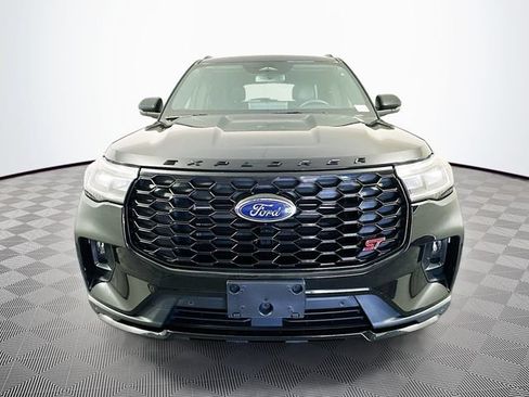 Certified 2025 Ford Explorer ST AWD/4WD image 5