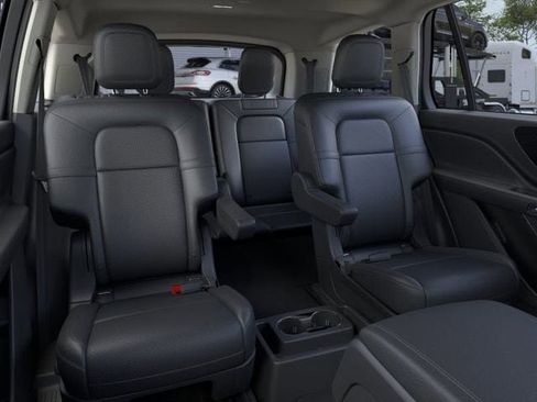 New 2026 Lincoln Aviator AWD w/ Jet Appearance Package image 33