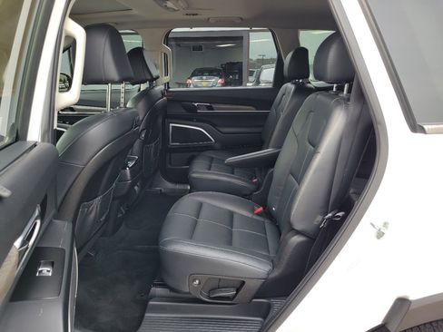 Used 2022 Kia Telluride EX w/ EX Premium Package AWD/4WD image 12