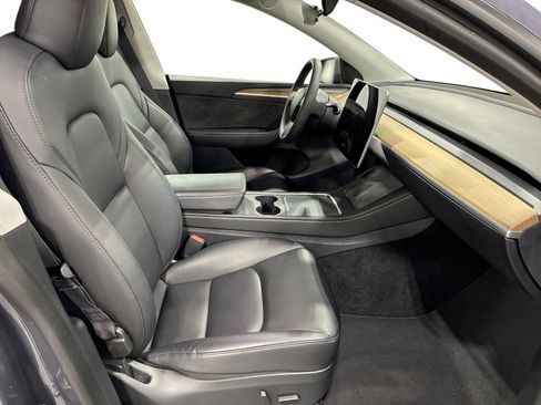 Certified 2023 Tesla Model Y Long Range AWD/4WD image 13