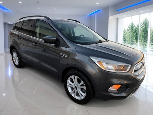 Used 2018 Ford Escape SE FWD image 6
