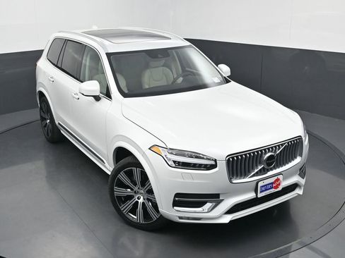Used 2022 Volvo XC90 T6 Inscription w/ Climate Package image 34