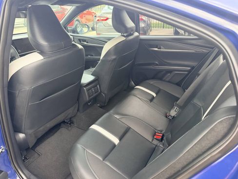 Used 2025 Toyota Camry SE FWD image 13
