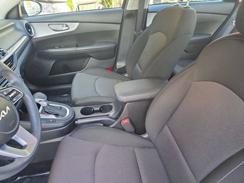 Used 2024 Kia Forte LXS FWD image 9